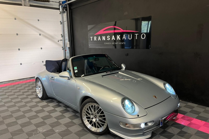 PORSCHE 911