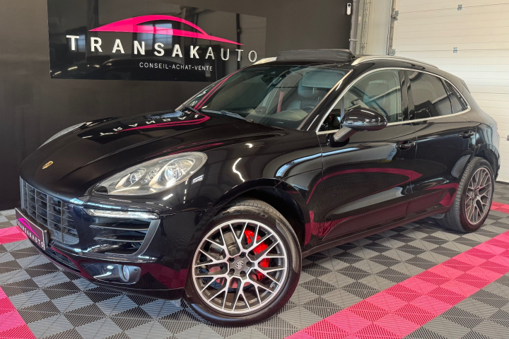 PORSCHE MACAN